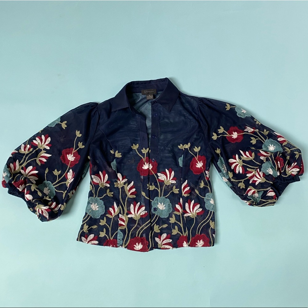 Gracia navy blue flower top with buttons